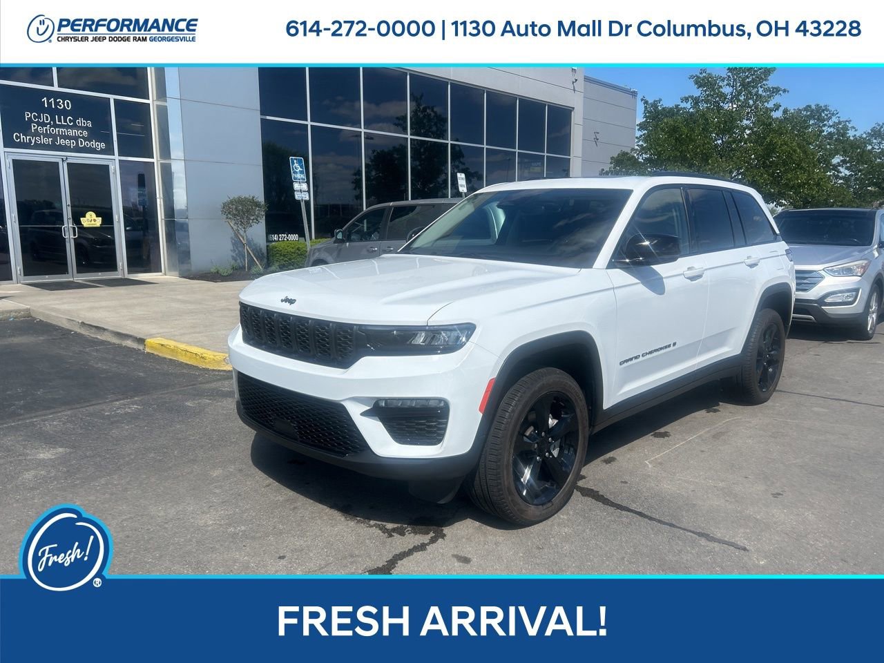 Used 2024 Jeep Grand Cherokee Limited w/ Black Appearance Package image 8