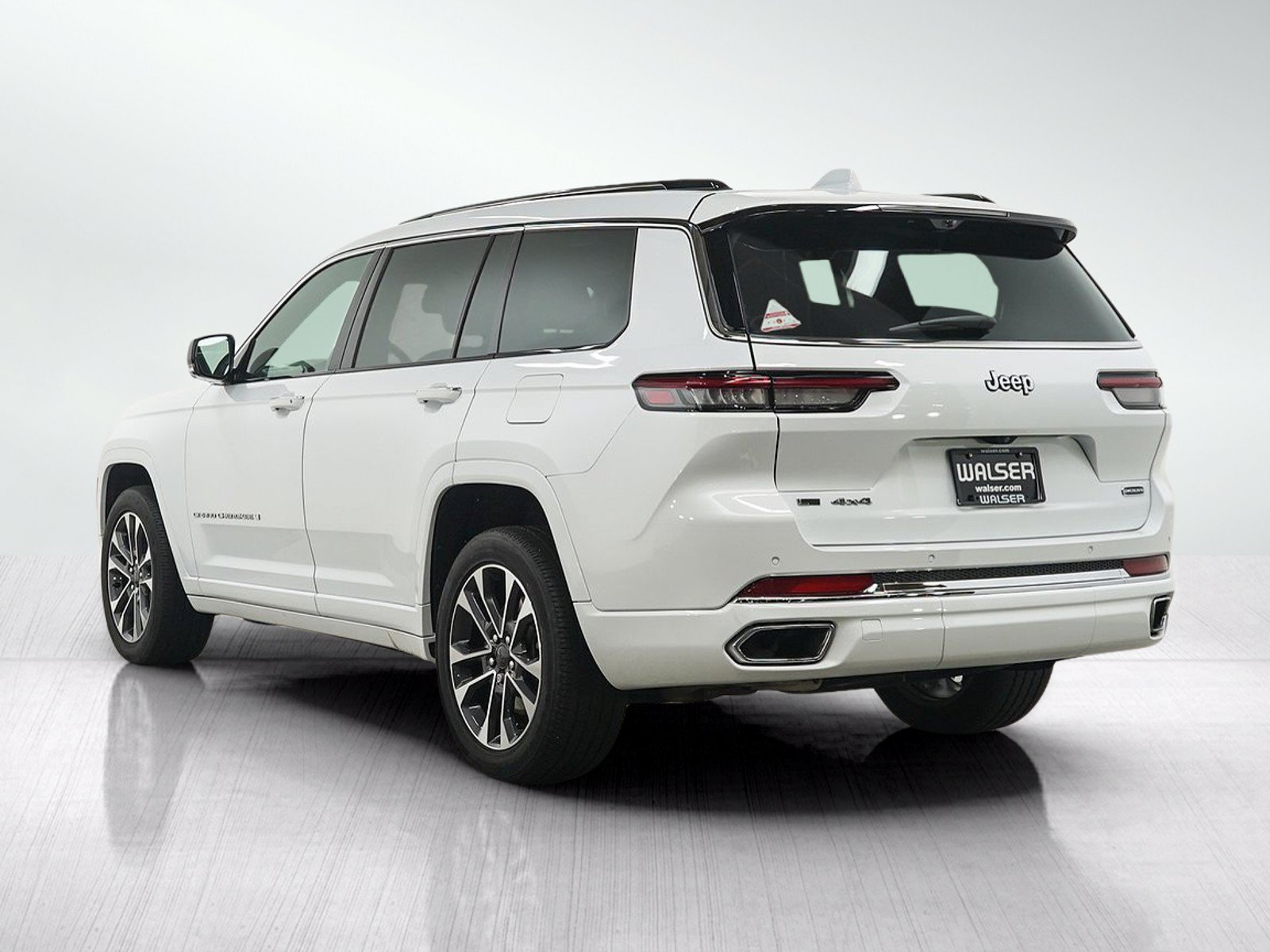 Used 2021 Jeep Grand Cherokee L Overland w/ Advanced Protech Group III AWD/4WD image 3