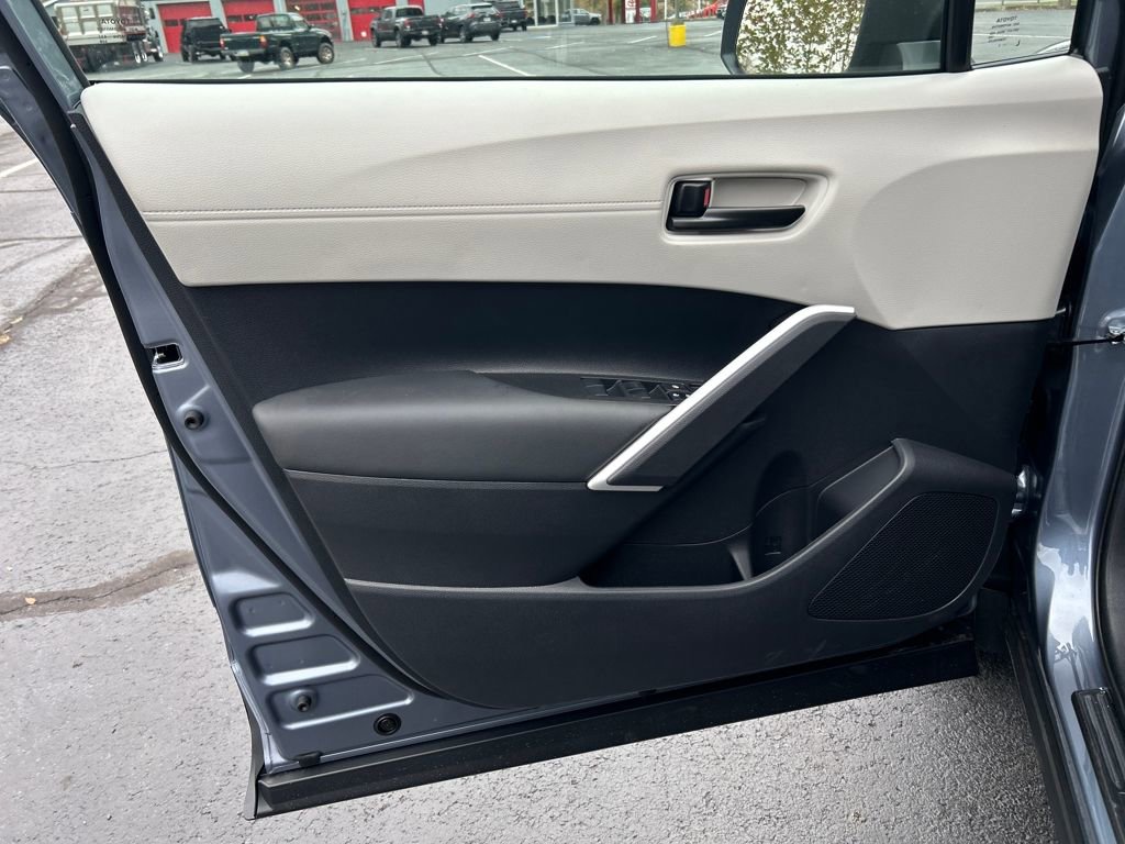 New 2026 Toyota Corolla Cross L image 18