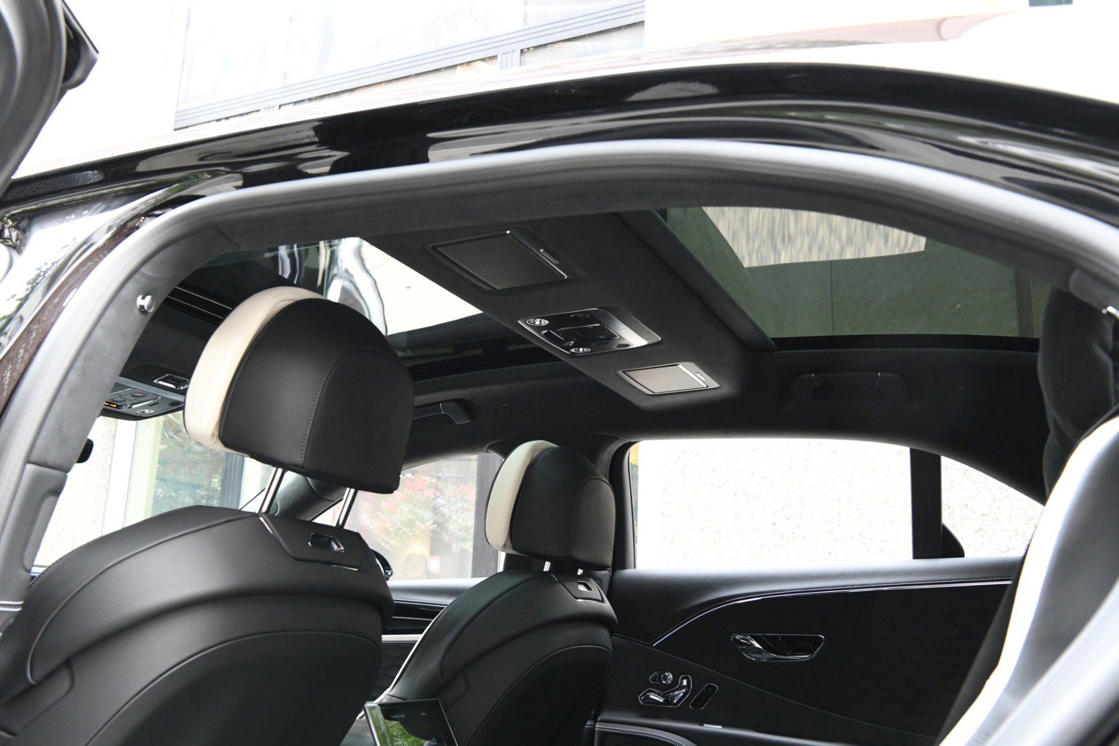 New 2025 Bentley Flying Spur Plug-In Hybrid image 26