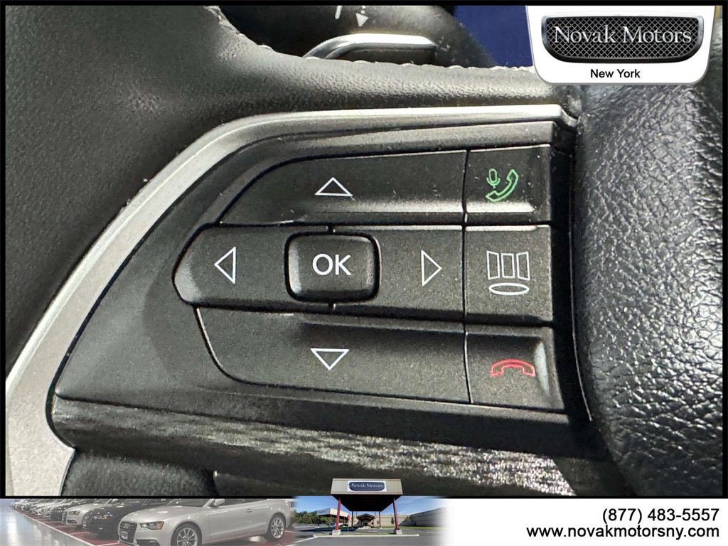 Used 2023 Jeep Grand Cherokee Altitude image 17