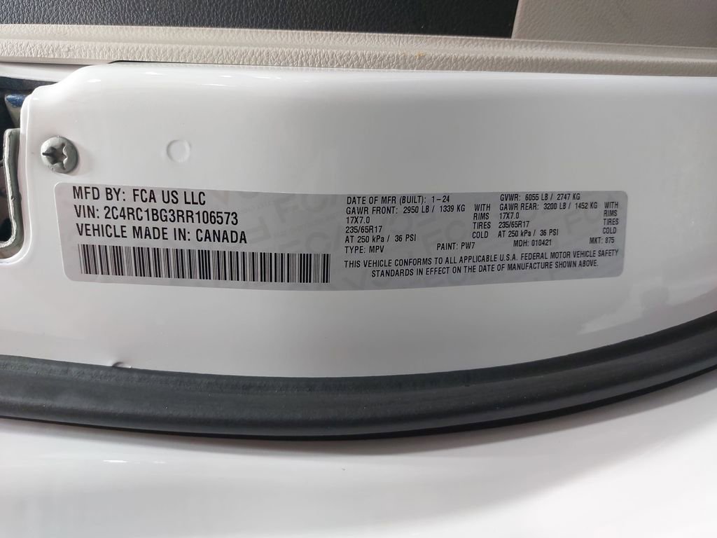 Used 2024 Chrysler Pacifica Touring-L image 62