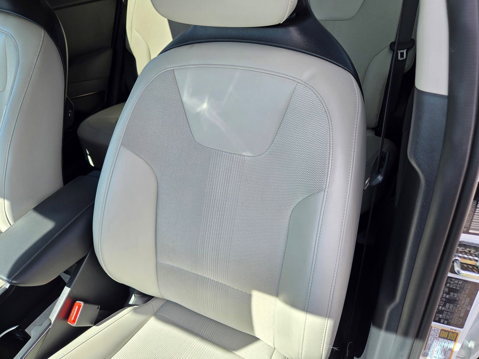 Used 2023 Kia Niro EX Touring FWD image 20