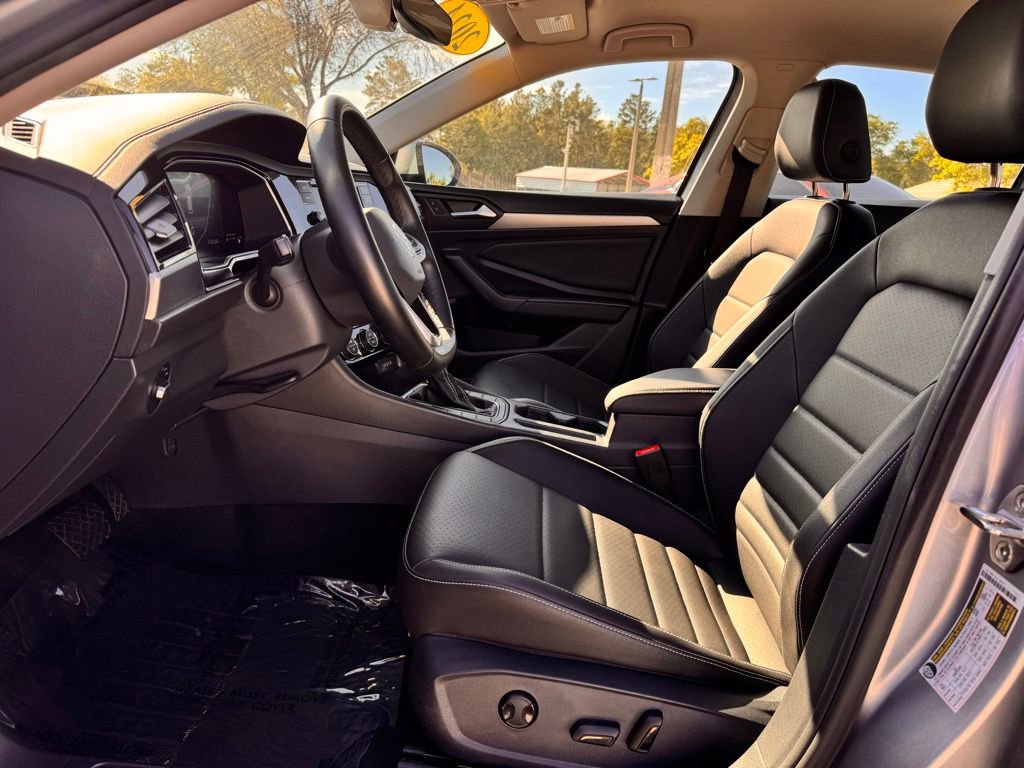 Used 2024 Volkswagen Jetta SE FWD image 15