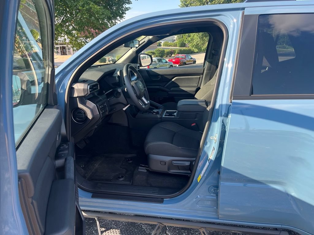 Used 2026 Toyota 4Runner SR5 AWD/4WD image 6