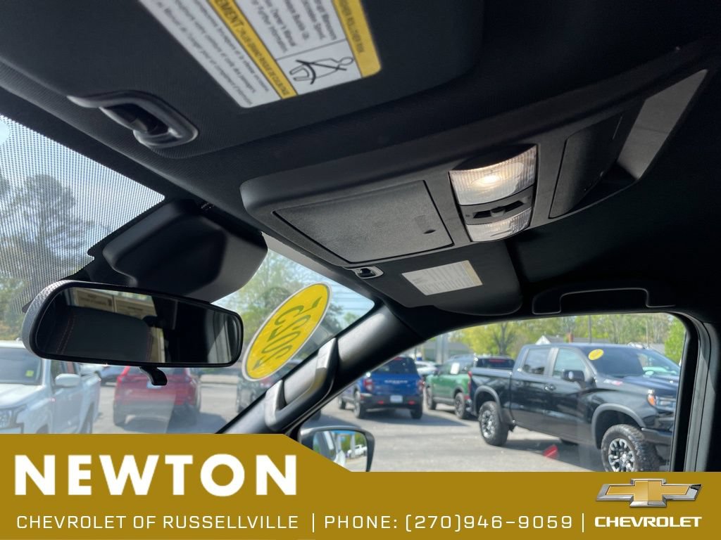 Used 2025 Nissan Frontier PRO-4X AWD/4WD image 22
