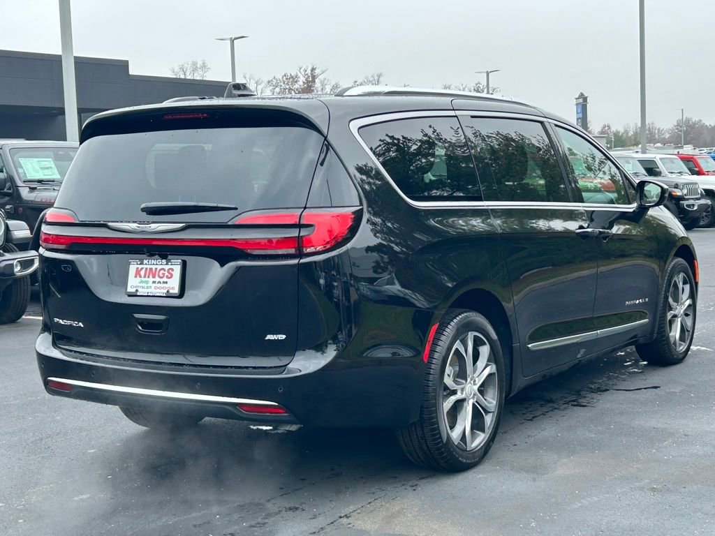 New 2026 Chrysler Pacifica Pinnacle image 7