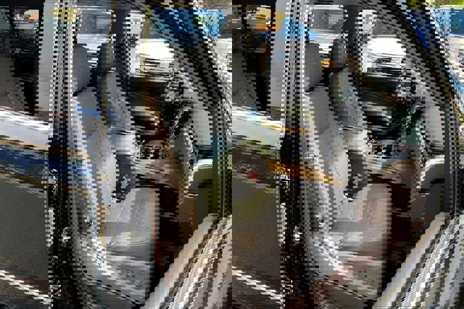 Used 2016 GMC Yukon XL Denali w/ Open Road Package image 9