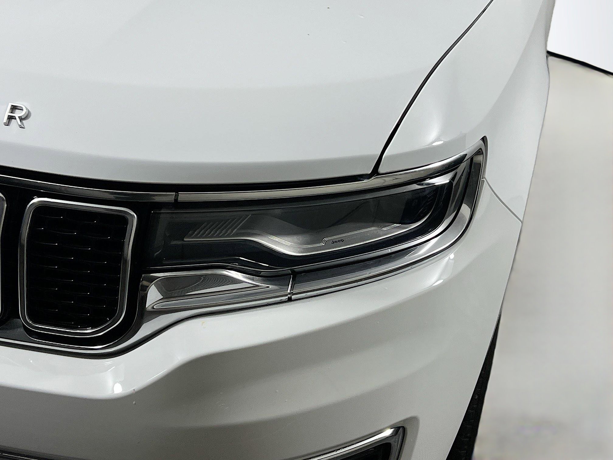 Used 2024 Jeep Wagoneer L Series II image 11