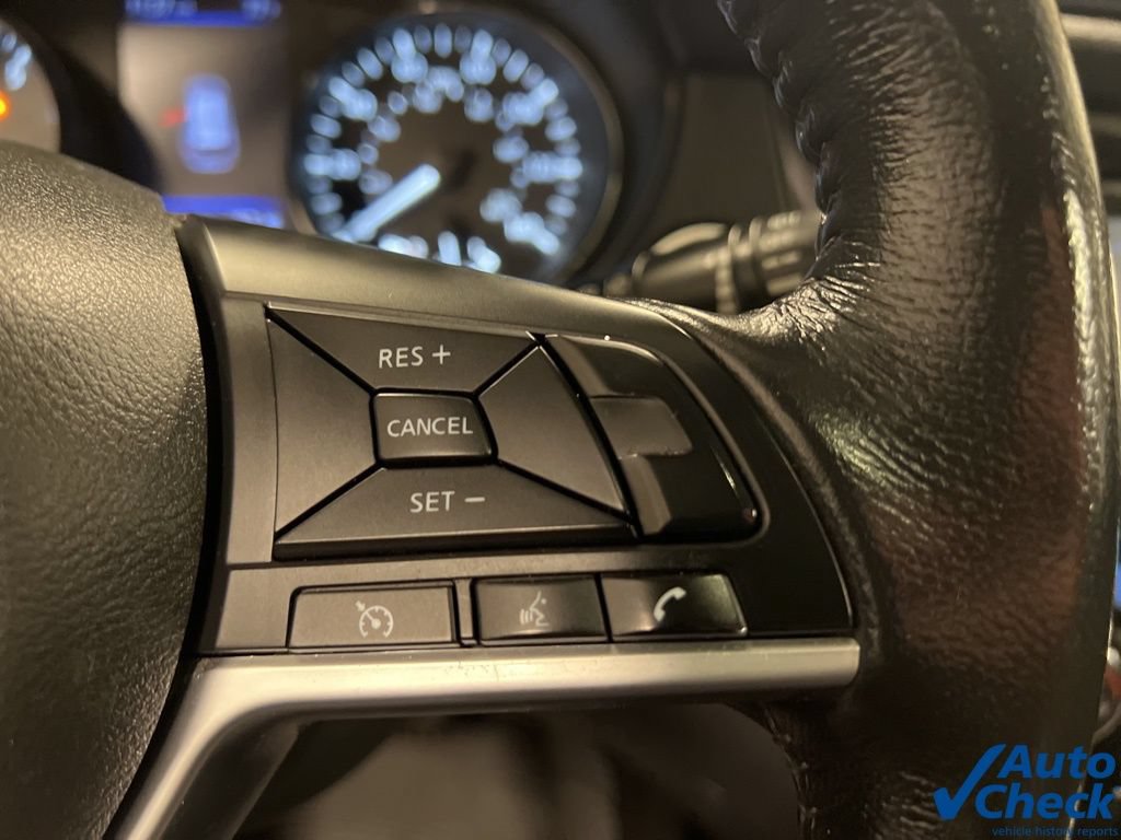 Used 2018 Nissan Rogue SV AWD/4WD image 27
