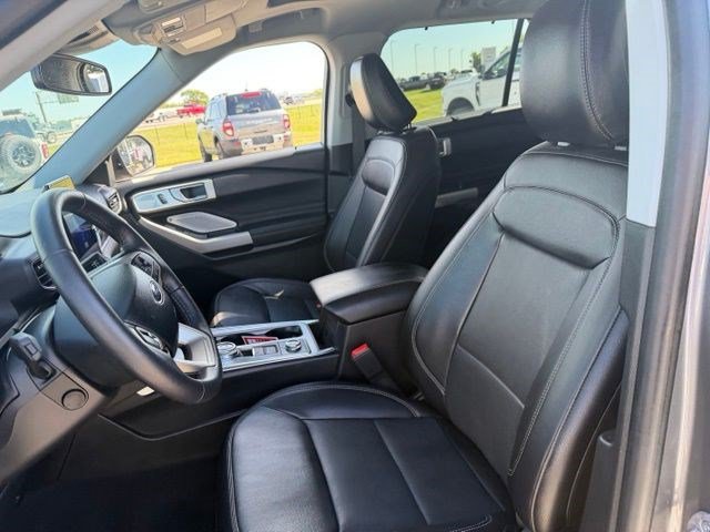 Used 2024 Ford Explorer Limited w/ Limited Technology Package AWD/4WD image 18