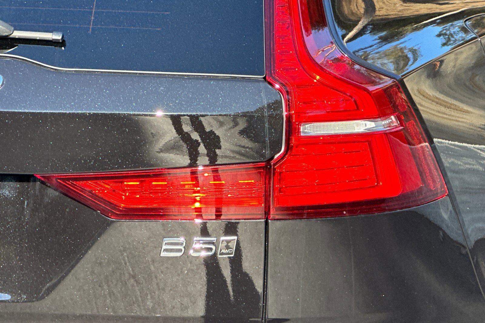 New 2026 Volvo V60 B5 Cross Country Ultra w/ Climate Package image 7