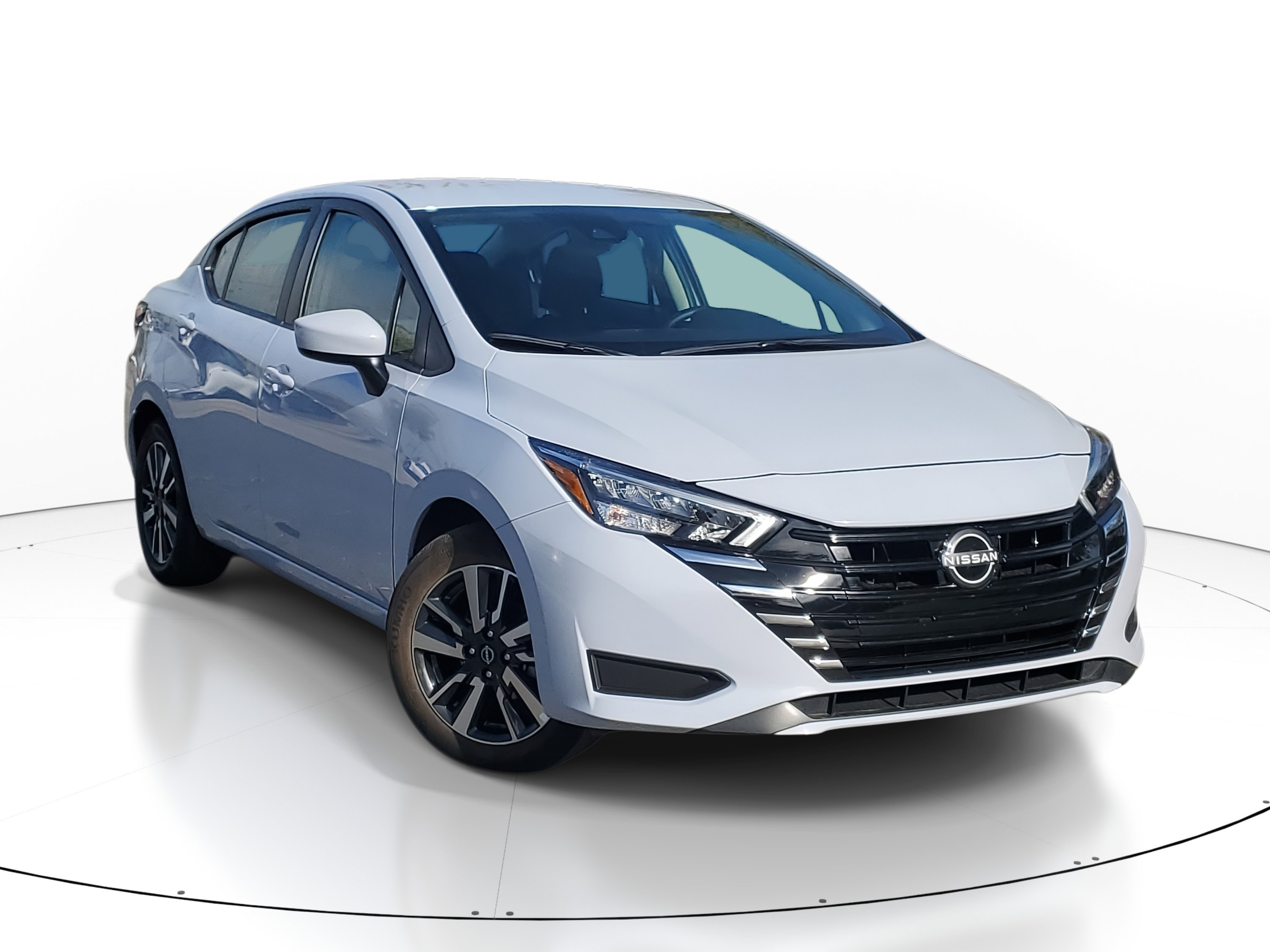 Certified 2025 Nissan Versa SV image 2