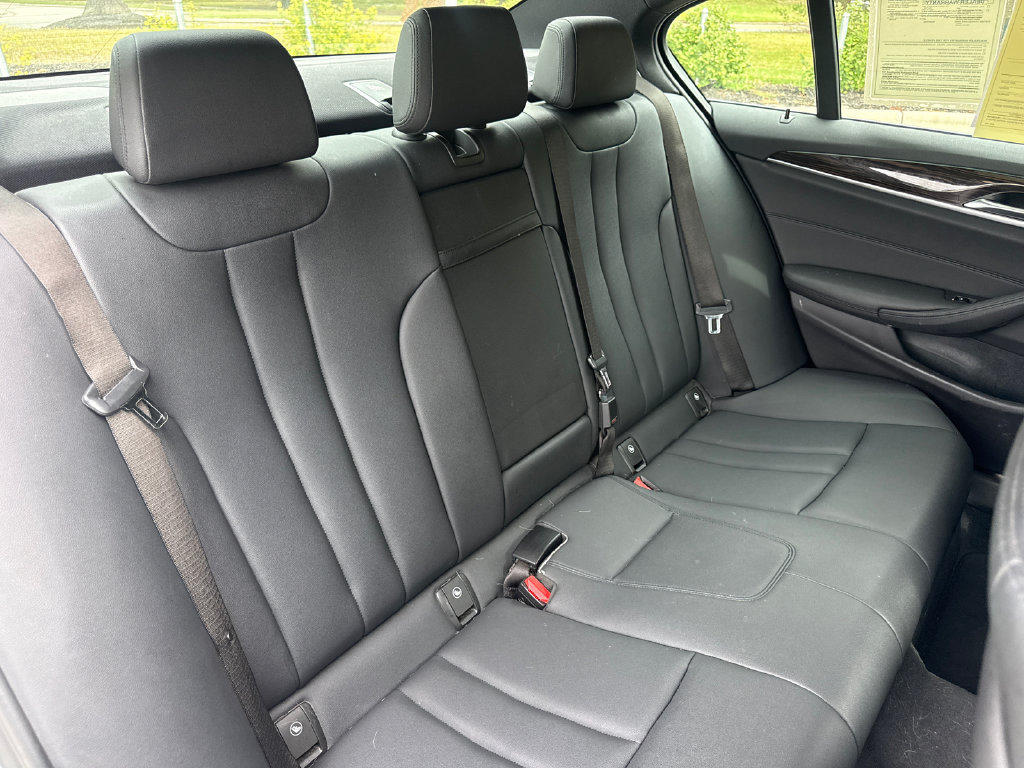 Used 2018 BMW 530e RWD image 33