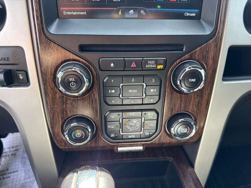 Used 2014 Ford F150 Lariat w/ Equipment Group 502A Luxury AWD/4WD image 22