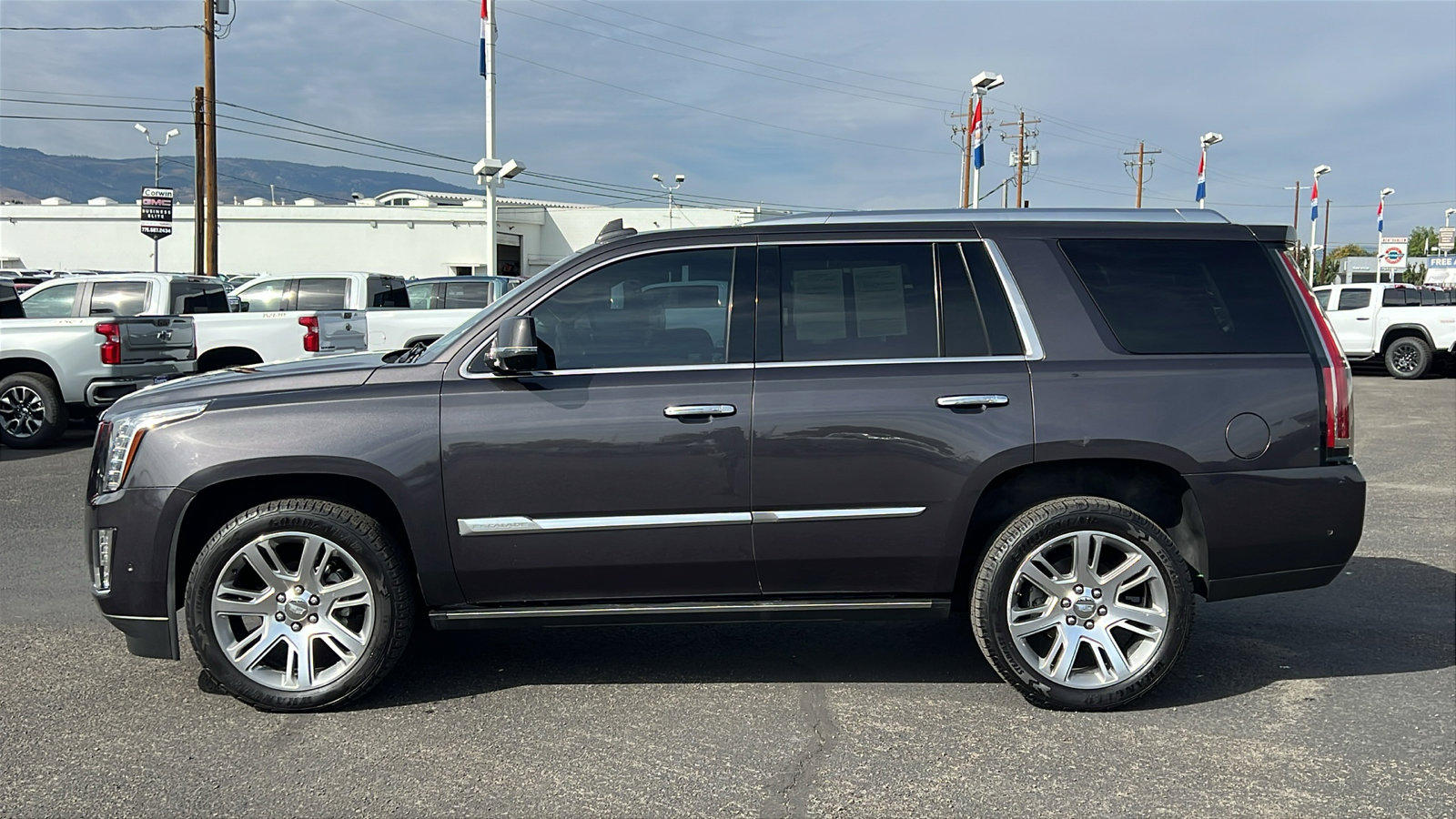 Used 2017 Cadillac Escalade Premium Luxury image 8