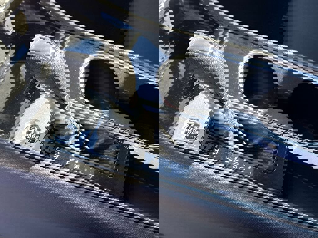 Used 2024 Nissan Altima 2.5 SV image 14