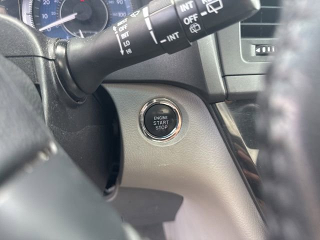 Used 2015 Toyota Sienna XLE w/ XLE Navigation Package FWD image 26
