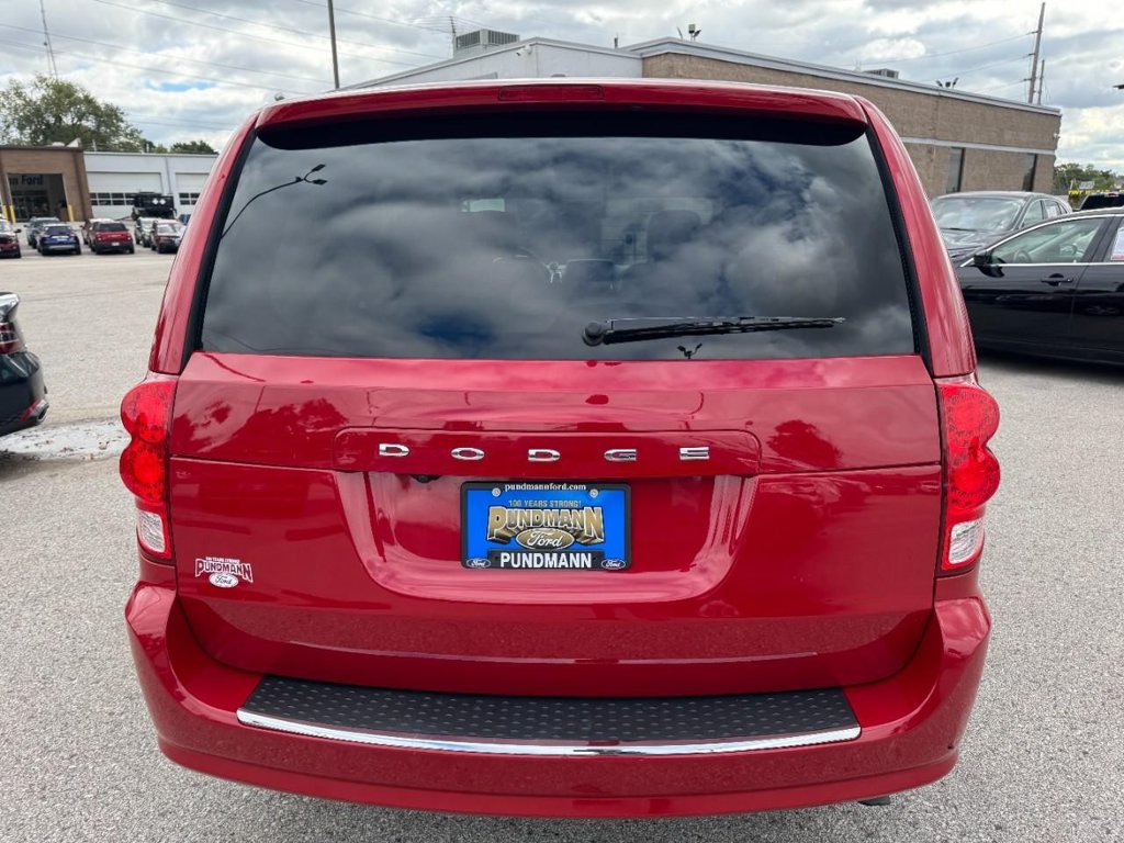 Used 2012 Dodge Grand Caravan SXT w/ Entertainment Group 1 FWD image 4
