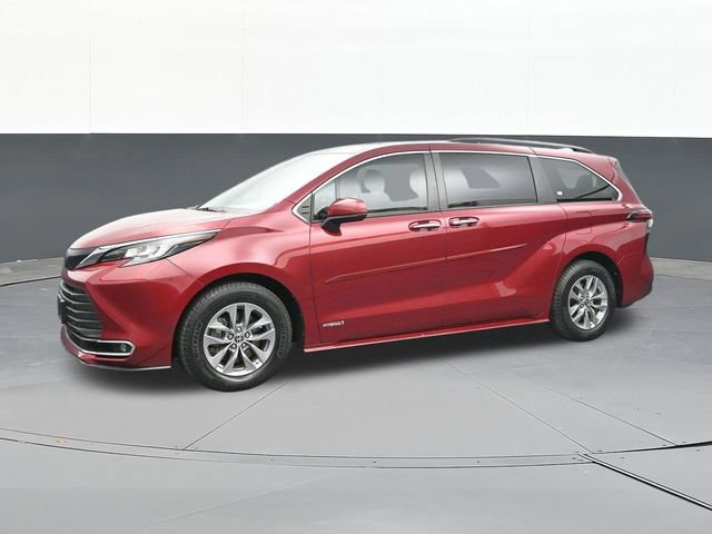 Used 2021 Toyota Sienna XLE image 6