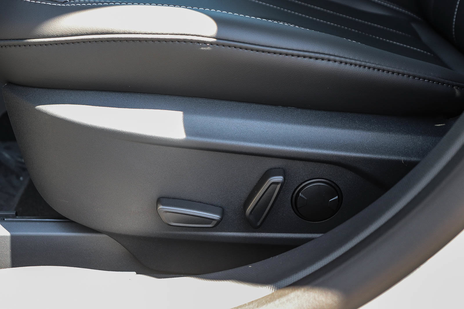 New 2026 Ford Mustang Mach-E Select RWD image 23