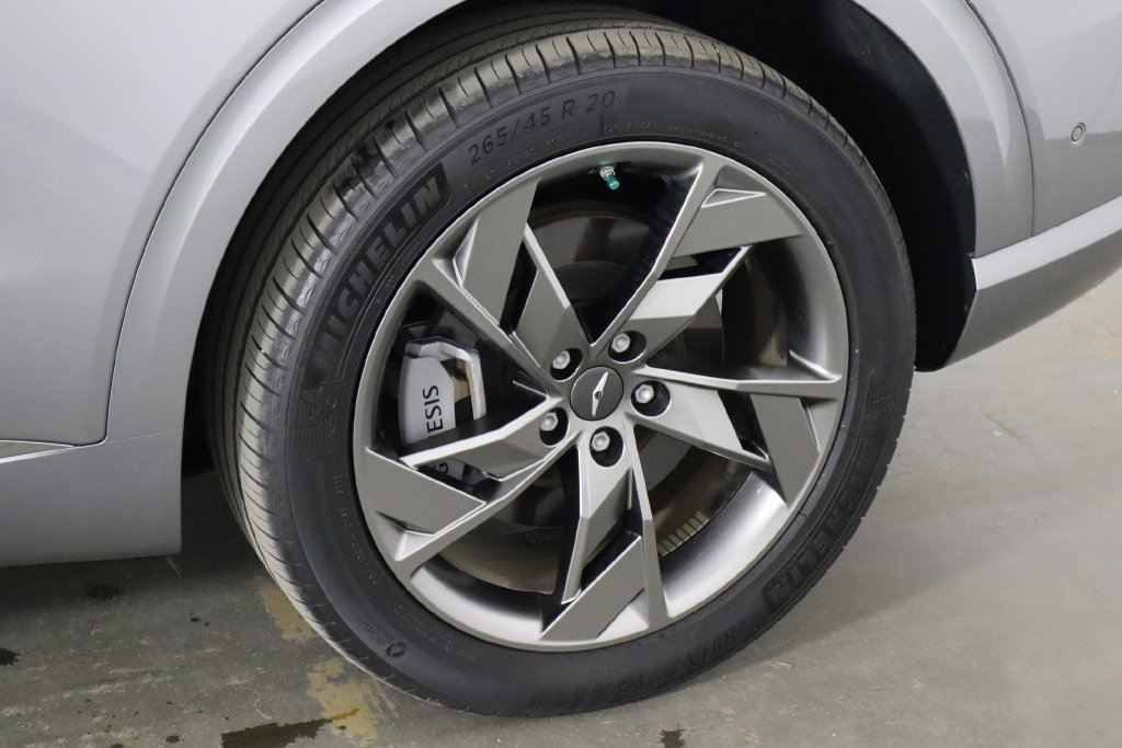 Used 2023 Genesis Electrified GV70 AWD/4WD image 41