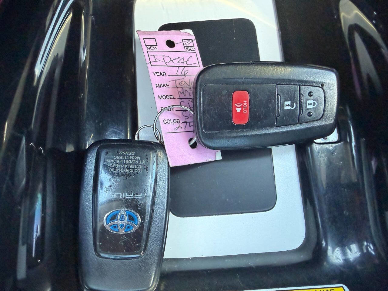 Used 2016 Toyota Prius Four w/ Advanced Technology Package FWD image 23