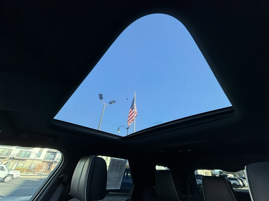 Used 2020 Land Rover Discovery HSE Luxury image 39