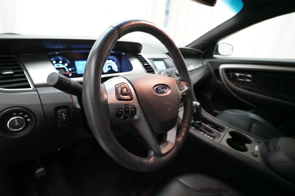 Used 2018 Ford Taurus SEL FWD image 8