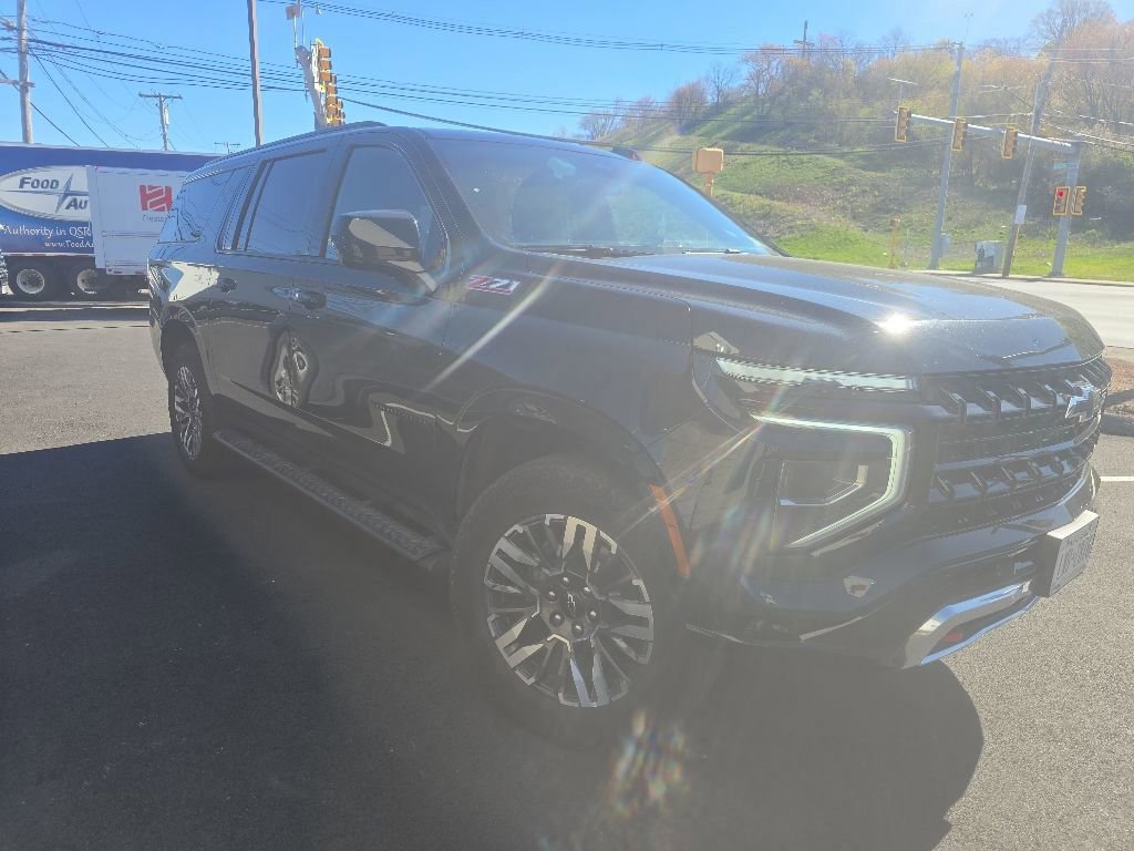 Used 2025 Chevrolet Suburban Z71 AWD/4WD image 3