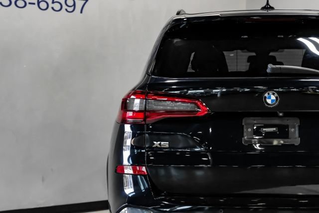 Used 2020 BMW X5 M50i AWD/4WD image 45