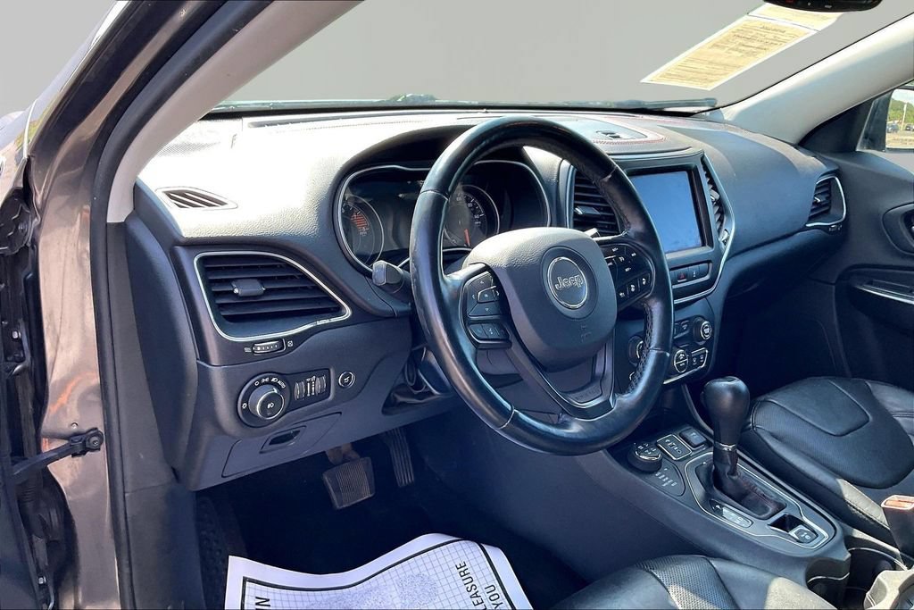 Used 2019 Jeep Cherokee Trailhawk AWD/4WD image 19