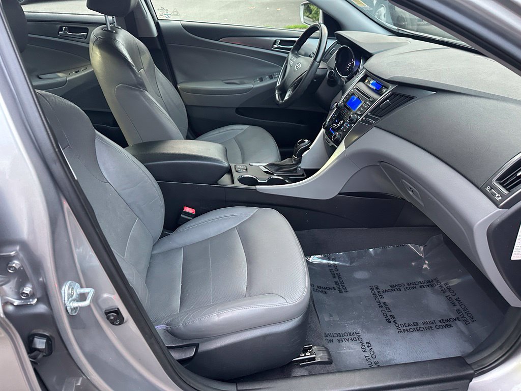 Used 2012 Hyundai Sonata Hybrid w/ Leather Pkg FWD image 12