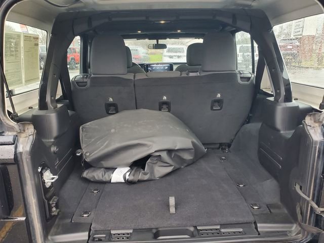 Used 2025 Jeep Wrangler Sport AWD/4WD image 7