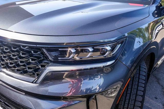 Certified 2023 Kia Sorento SX image 5