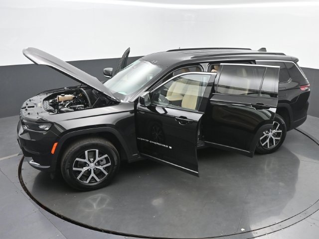 Used 2025 Jeep Grand Cherokee L Limited w/ Trailer Tow Package AWD/4WD image 63