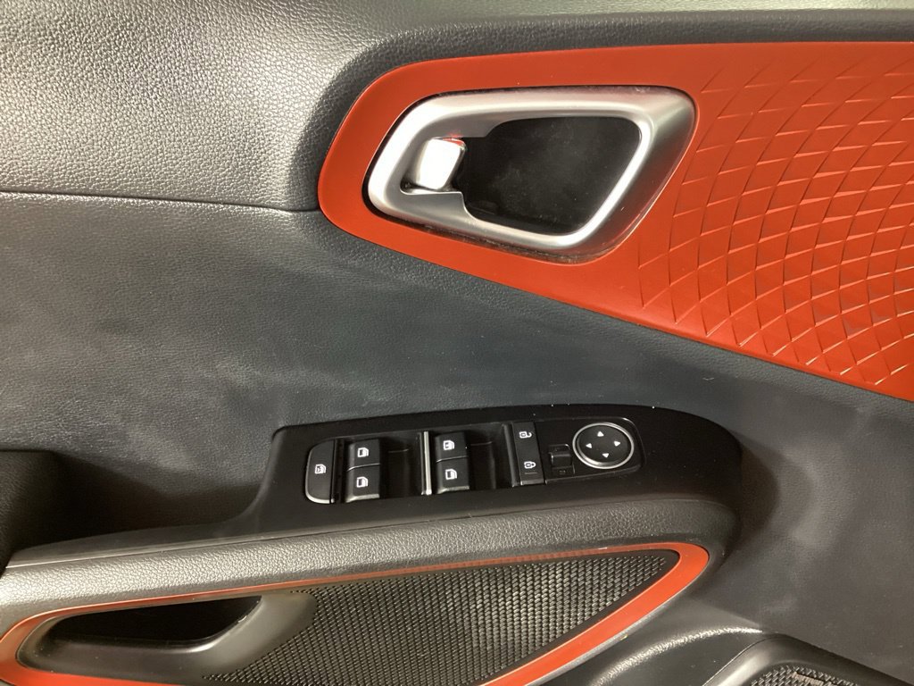 Used 2024 Kia Soul GT-Line w/ GT-Line Technology Package FWD image 11