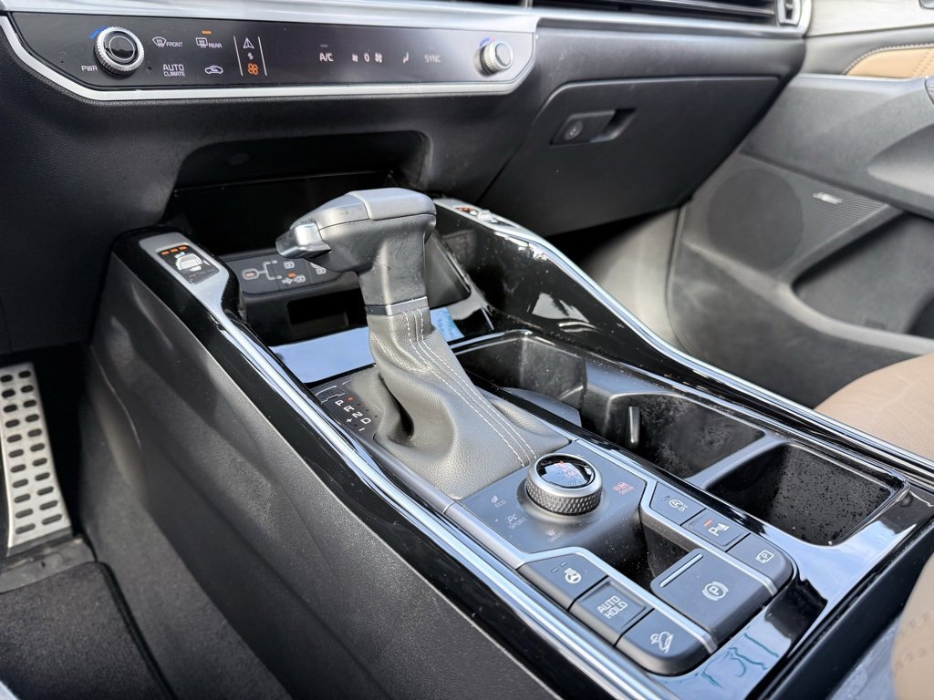 Used 2024 Kia Sorento SX Prestige w/ Olive Brown Leather Package image 19