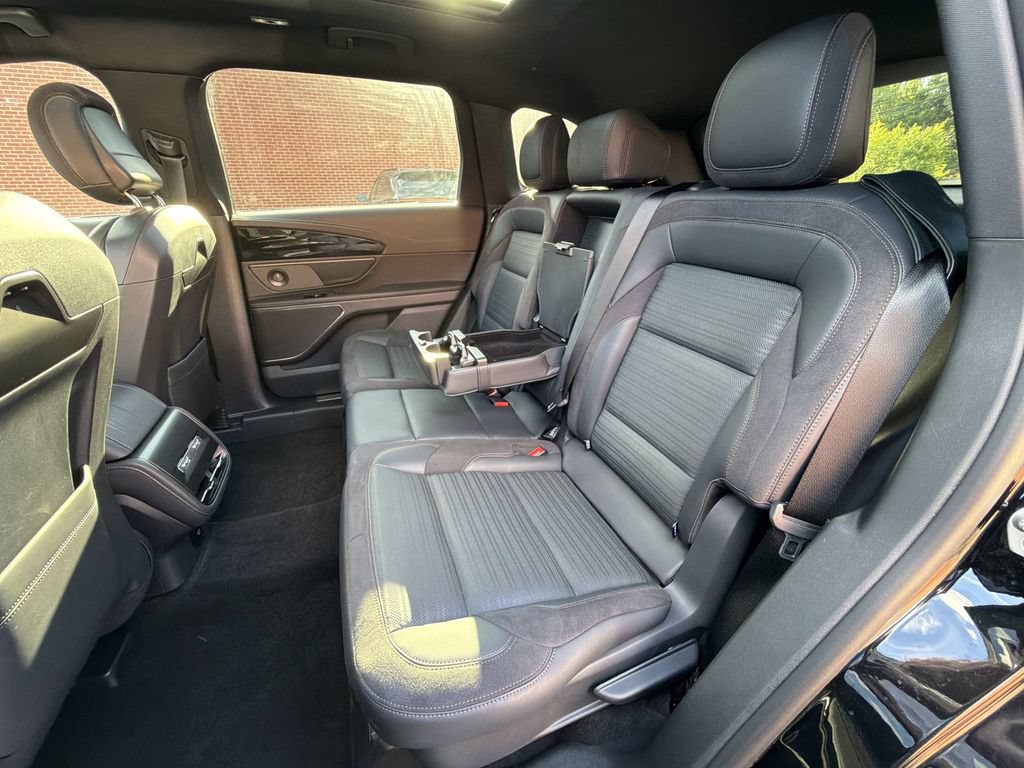 Used 2024 Lincoln Nautilus Reserve w/ Equipment Group 202A AWD/4WD image 27