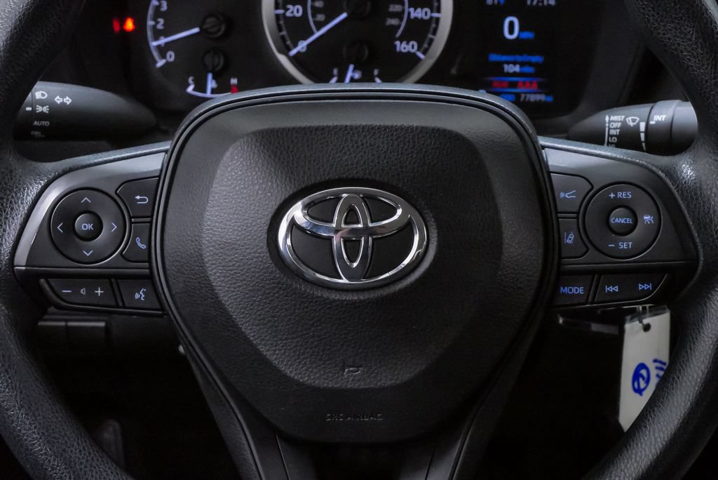 Used 2020 Toyota Corolla LE FWD image 19