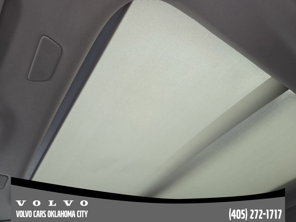 Certified 2025 Volvo V60 B5 Cross Country Plus image 24