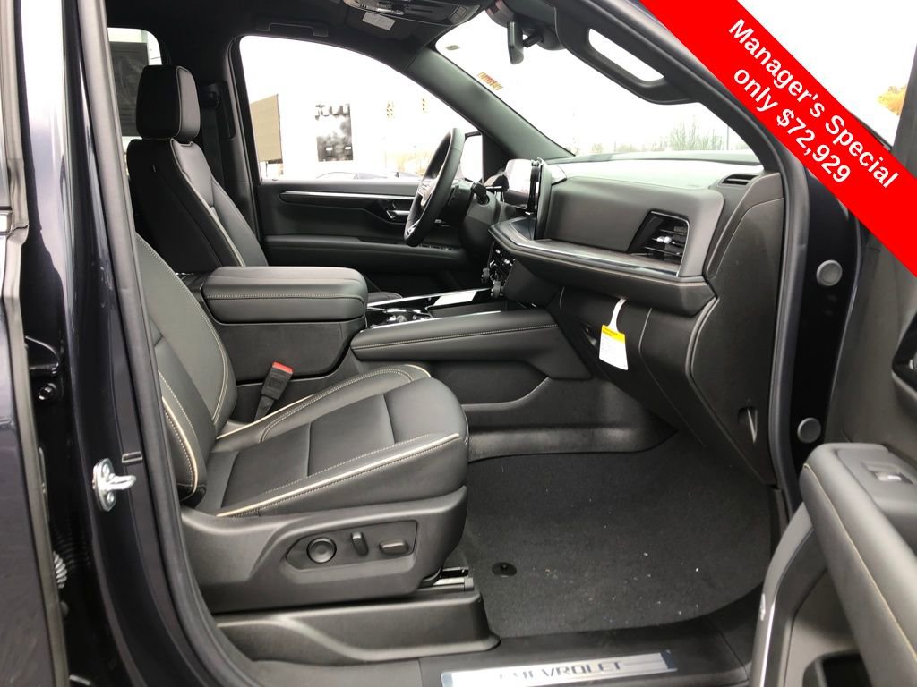 Used 2025 Chevrolet Suburban Premier image 21