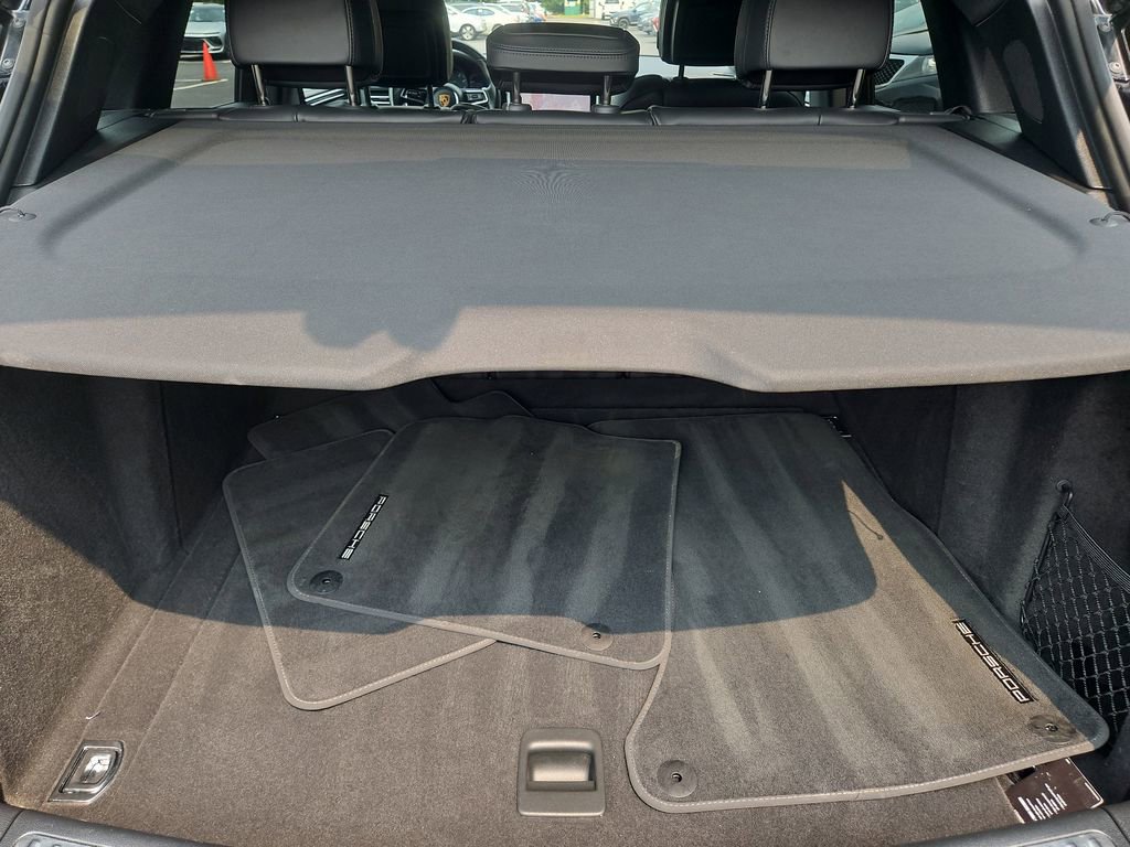 Used 2023 Porsche Macan image 33