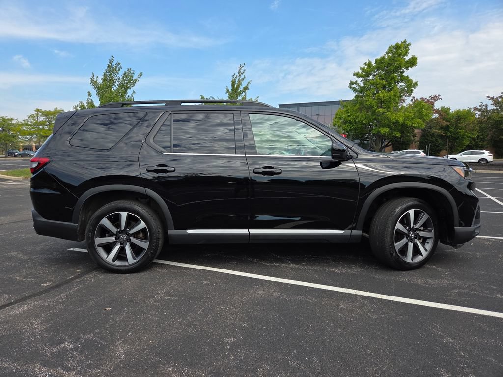 Certified 2025 Honda Pilot Touring image 28