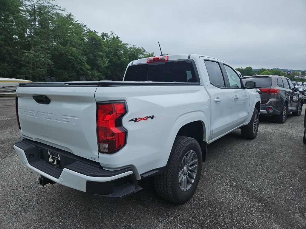 Used 2024 Chevrolet Colorado LT w/ LT Convenience Package II AWD/4WD image 4