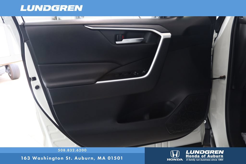 Used 2019 Toyota RAV4 XLE w/ Convenience Package AWD/4WD image 9