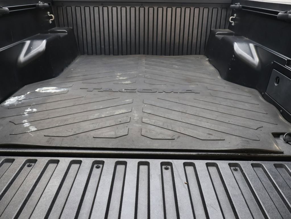 Used 2023 Toyota Tacoma SR5 AWD/4WD image 14