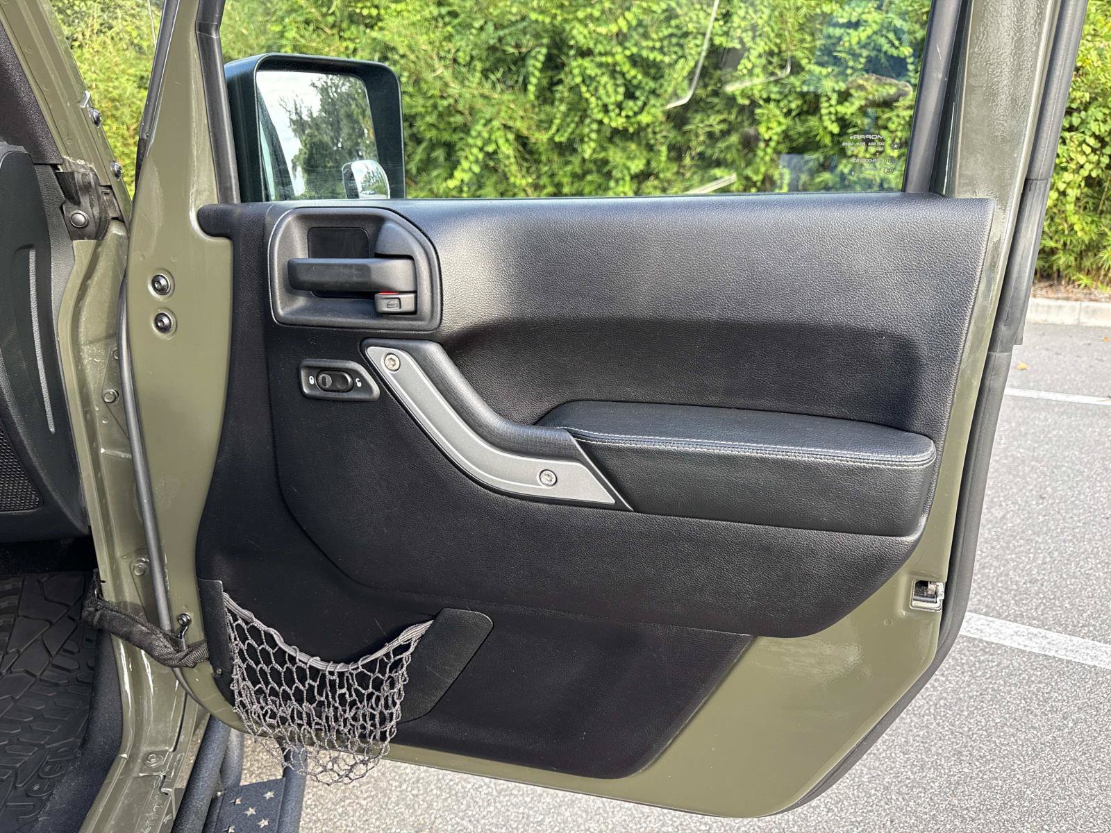 Used 2016 Jeep Wrangler Rubicon AWD/4WD image 9