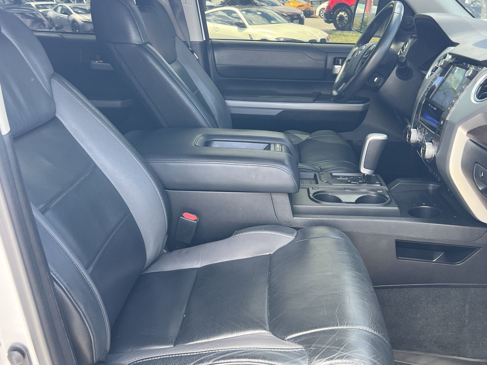 Used 2020 Toyota Tundra Limited w/ Limited Premium Package AWD/4WD image 28
