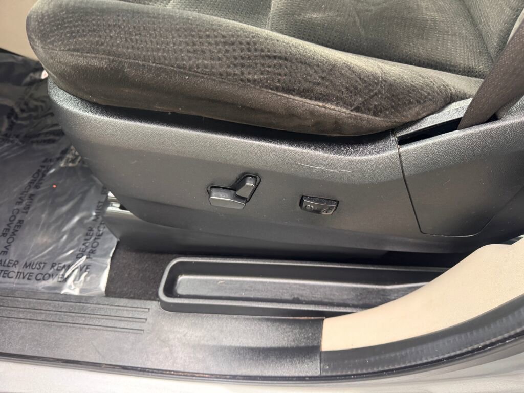 Used 2016 Dodge Grand Caravan SXT image 13